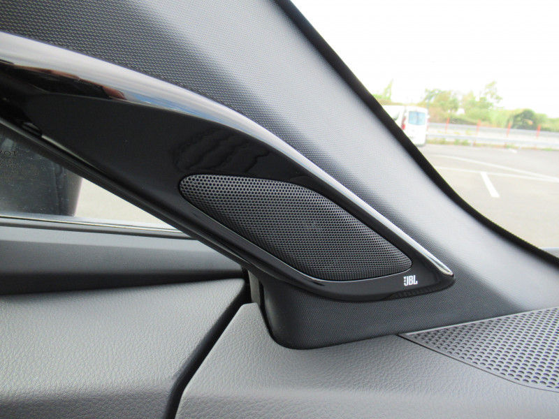 Photo 18 de l'offre de TOYOTA C-HR 184H COLLECTION 2WD E-CVT MY22 à 24990€ chez J'NOV AUTO