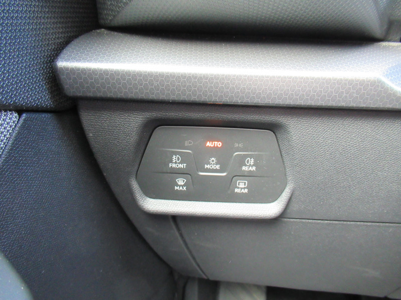 Photo 18 de l'offre de SEAT LEON ST 2.0 TDI 150CH STYLE BUSINESS DSG7 à 20490€ chez J'NOV AUTO