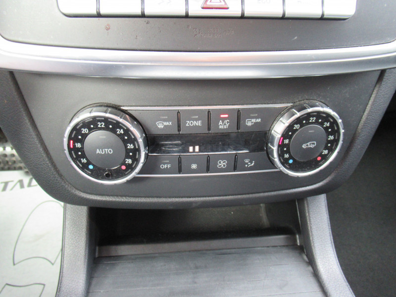 Photo 10 de l'offre de MERCEDES-BENZ CLASSE ML 250 BLUETEC SPORT 7G-TRONIC + à 19990€ chez J'NOV AUTO