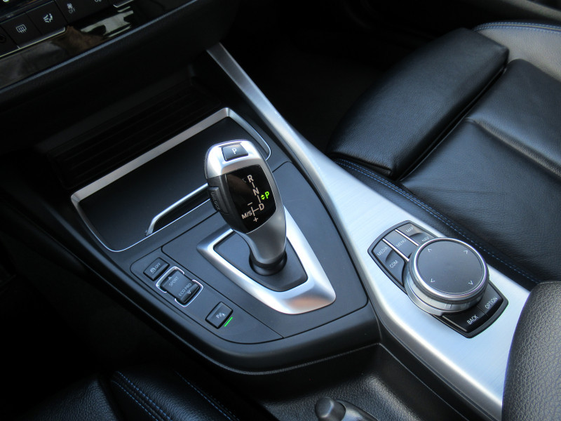 Photo 10 de l'offre de BMW SERIE 1 (F21/F20) 118DA 150CH M SPORT ULTIMATE 5P EURO6D-T à 20990€ chez J'NOV AUTO