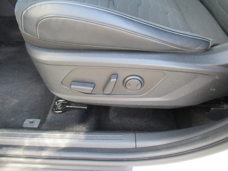 Photo 14 de l'offre de KIA SPORTAGE 1.6 CRDI 136CH MHEV  DESIGN DCT7 4X2 à 24990€ chez J'NOV AUTO