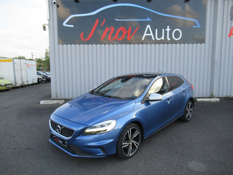 Volvo V40 D2 120CH R-DESIGN Diesel BLEU FONCE METAL Occasion à vendre