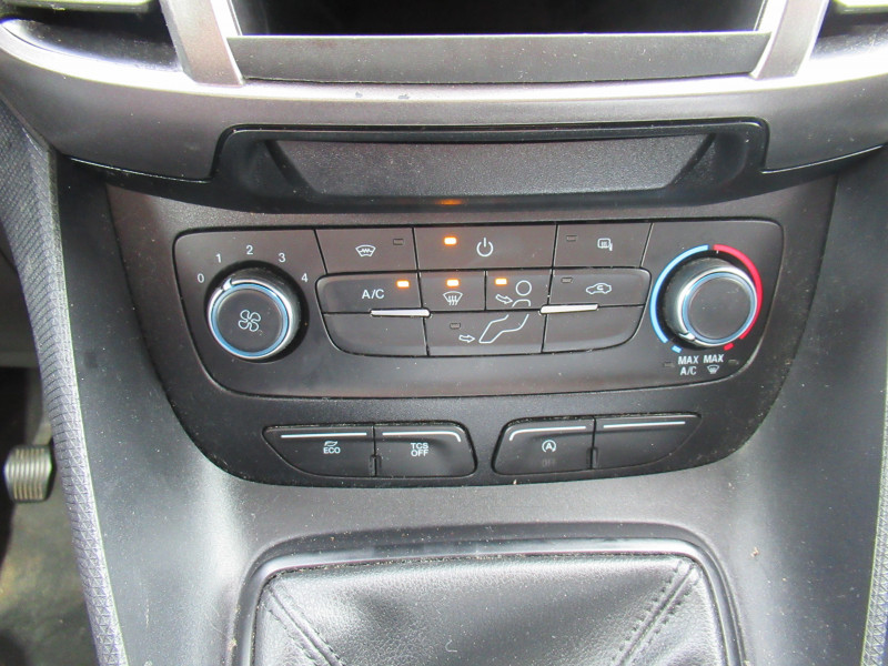 Photo 10 de l'offre de FORD TRANSIT CONNECT L1 1.5 ECOBLUE 100CH TREND BUSINESS NAV à 15490€ chez J'NOV AUTO