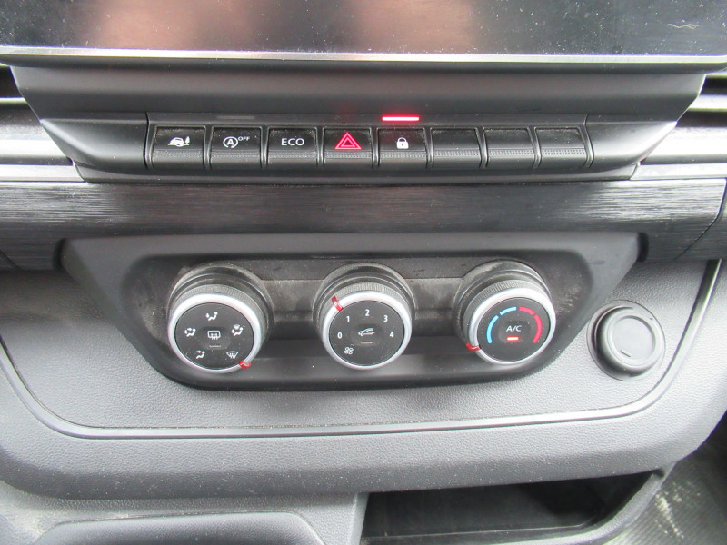 Photo 10 de l'offre de RENAULT TRAFIC III FG L2H1 3T 2.0 BLUE DCI 130CH GRAND CONFORT à 23990€ chez J'NOV AUTO