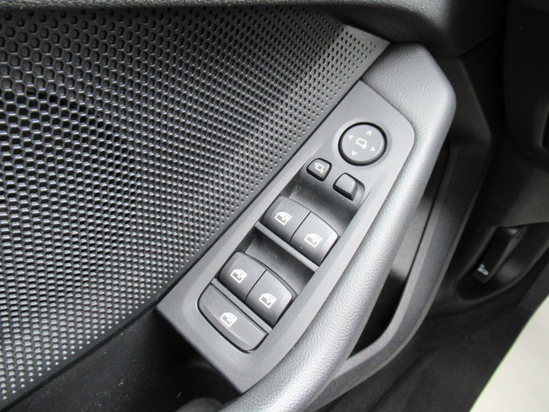Photo 14 de l'offre de BMW SERIE 1 (F40) 116DA 116CH BUSINESS DESIGN DKG7 à 21490€ chez J'NOV AUTO
