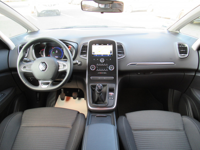 Photo 7 de l'offre de RENAULT GRAND SCENIC IV 1.7 BLUE DCI 120CH BUSINESS 7 PLACES à 16290€ chez J'NOV AUTO