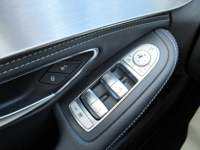 Photo 14 de l'offre de MERCEDES-BENZ CLASSE C 200 BUSINESS EXECUTIVE à 18990€ chez J'NOV AUTO