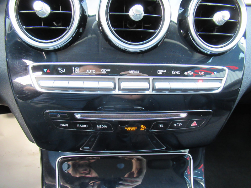 Photo 11 de l'offre de MERCEDES-BENZ CLASSE C 200 BUSINESS EXECUTIVE à 18990€ chez J'NOV AUTO