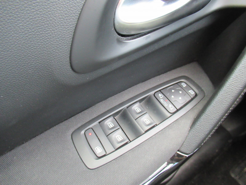 Photo 6 de l'offre de RENAULT KADJAR 1.3 TCE 140CH FAP BUSINESS EDC - 21 à 17990€ chez J'NOV AUTO
