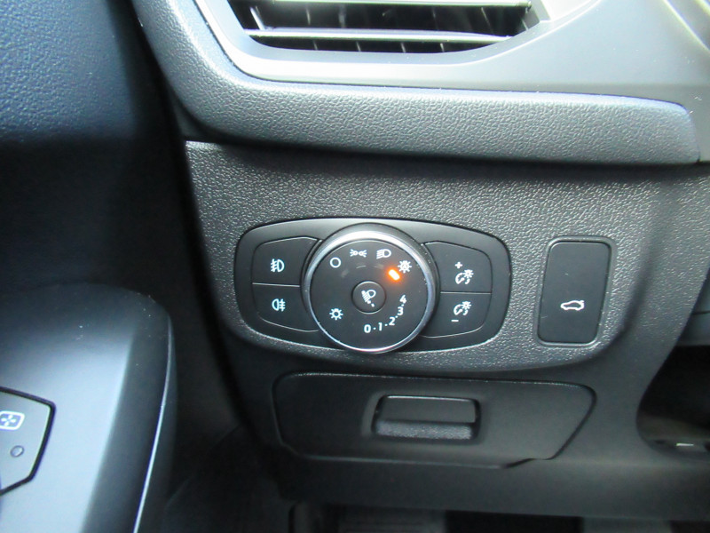 Photo 12 de l'offre de FORD FOCUS SW 1.5 ECOBLUE 120CH TITANIUM X BVA à 16990€ chez J'NOV AUTO