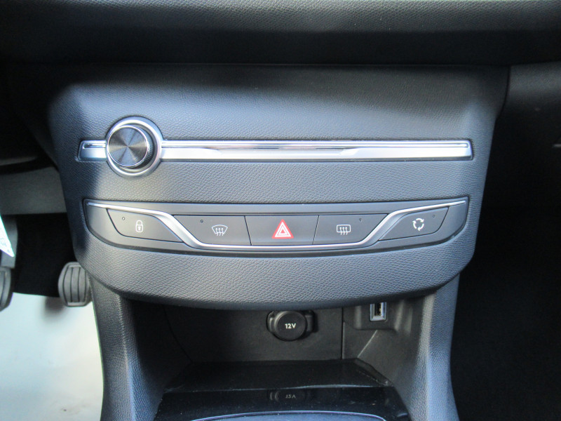 Photo 15 de l'offre de PEUGEOT 308 SW 1.5 BLUEHDI 130CH S&S ACTIVE BUSINESS à 9990€ chez J'NOV AUTO