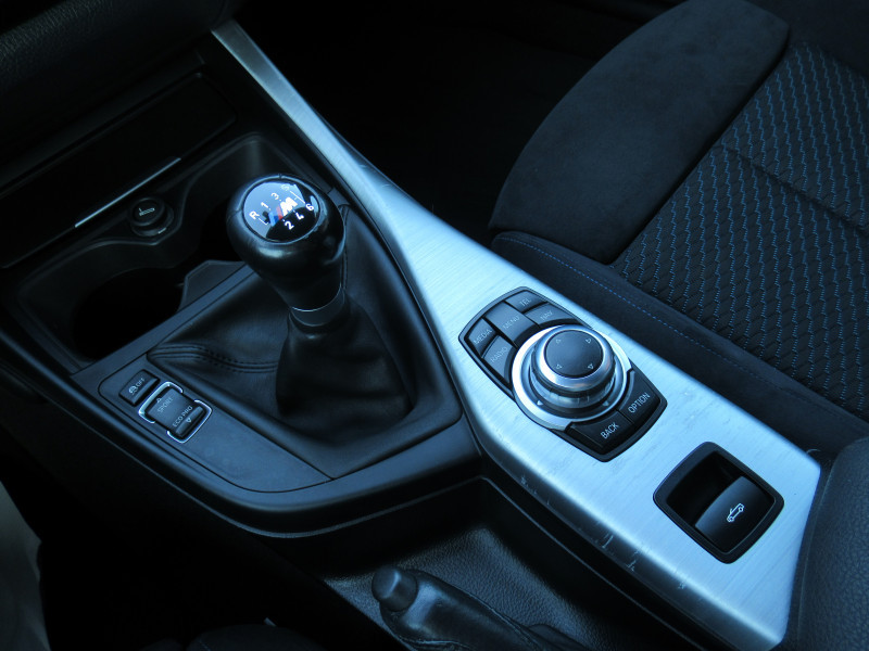 Photo 16 de l'offre de BMW SERIE 2 CABRIOLET (F23) 218D 150CH M SPORT à 20990€ chez J'NOV AUTO