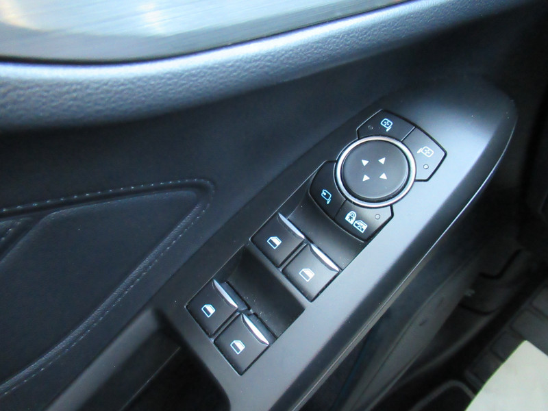 Photo 11 de l'offre de FORD FOCUS SW 1.5 ECOBLUE 120CH TITANIUM X BVA à 16990€ chez J'NOV AUTO