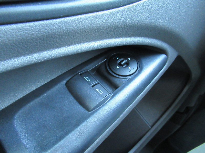 Photo 15 de l'offre de FORD TRANSIT CONNECT L1 1.5 ECOBLUE 100CH TREND BUSINESS NAV à 15490€ chez J'NOV AUTO