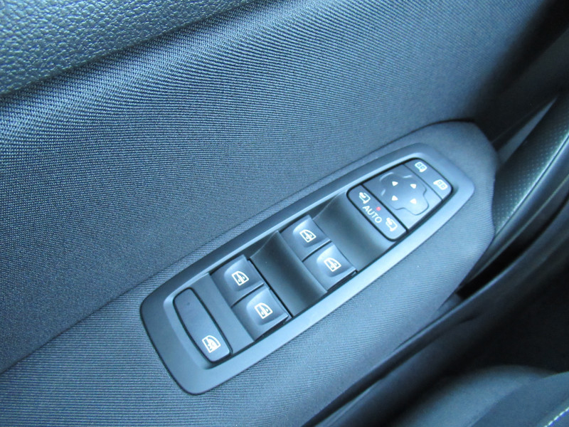 Photo 14 Renault MEGANE IV ESTATE 1.5 BLUE DCI 115CH BUSINESS EDC -21N Diesel GRIS FONCE METAL en vente chez J'NOV AUTO Photo 14 de l'offre de RENAULT MEGANE IV ESTATE 1.5 BLUE DCI 115CH BUSINESS EDC -21N à 15790€ chez J'NOV AUTO