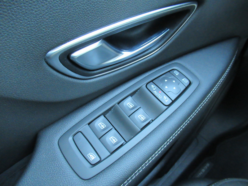 Photo 16 de l'offre de RENAULT GRAND SCENIC IV 1.7 BLUE DCI 120CH BUSINESS EDC 7 PLACES à 18790€ chez J'NOV AUTO