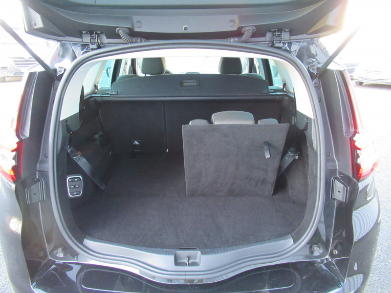 Photo 8 de l'offre de RENAULT GRAND SCENIC IV 1.7 BLUE DCI 120CH BUSINESS EDC 7 PLACES à 18790€ chez J'NOV AUTO