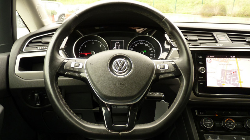 Photo 9 de l'offre de VOLKSWAGEN TOURAN 1.6 TDI 115CH BLUEMOTION TECHNOLOGY FAP CONFORTLINE BUSINESS DSG7 7 PLACES à 21490€ chez Vent d'ouest automobiles