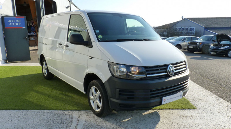 Photo 2 de l'offre de VOLKSWAGEN TRANSPORTER FG 2.8T L1H1 2.0 TDI 150CH BUSINESS LINE à 26890€ chez Vent d'ouest automobiles