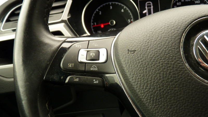 Photo 10 de l'offre de VOLKSWAGEN TOURAN 1.6 TDI 115CH BLUEMOTION TECHNOLOGY FAP CONFORTLINE BUSINESS DSG7 7 PLACES à 21490€ chez Vent d'ouest automobiles
