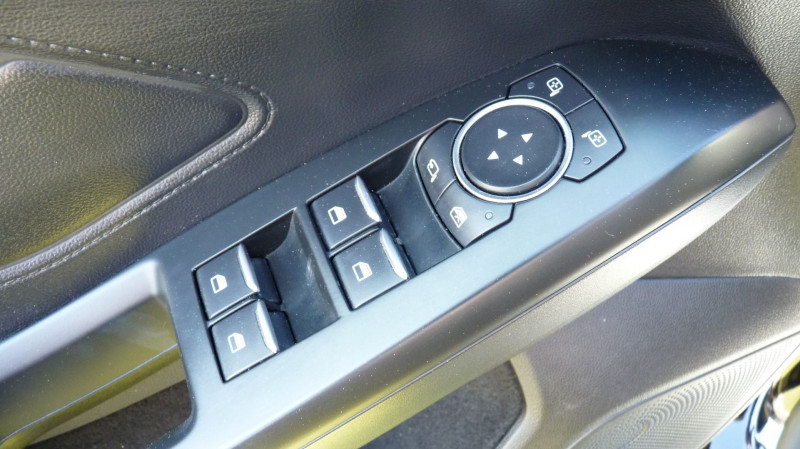 Photo 13 de l'offre de FORD FOCUS 1.0 ECOBOOST 125CH ST-LINE 96G à 17490€ chez Vent d'ouest automobiles