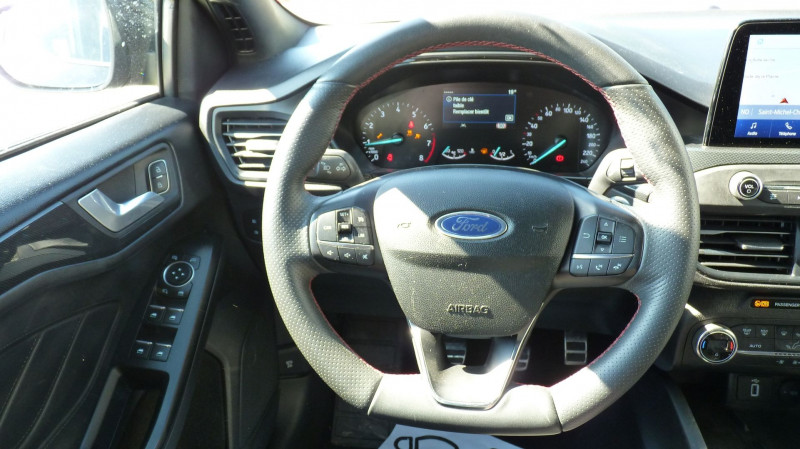 Photo 8 de l'offre de FORD FOCUS 1.0 ECOBOOST 125CH ST-LINE 96G à 17490€ chez Vent d'ouest automobiles