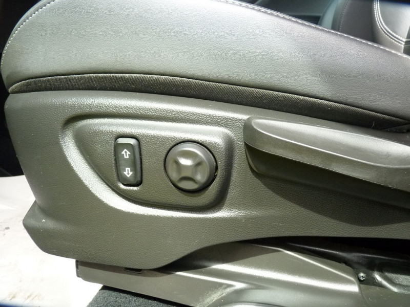 Photo 12 Opel MOKKA X 1.4 TURBO 140CH ELITE 4X2 Essence GRIS FONCE METAL en vente chez Vent d'ouest automobiles Photo 12 de l'offre de OPEL MOKKA X 1.4 TURBO 140CH ELITE 4X2 à 11990€ chez Vent d'ouest automobiles