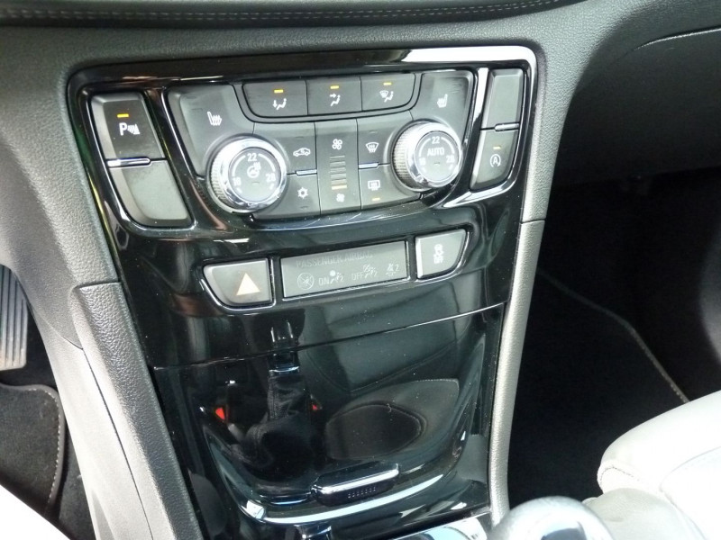 Photo 10 Opel MOKKA X 1.4 TURBO 140CH ELITE 4X2 Essence GRIS FONCE METAL en vente chez Vent d'ouest automobiles Photo 10 de l'offre de OPEL MOKKA X 1.4 TURBO 140CH ELITE 4X2 à 11990€ chez Vent d'ouest automobiles