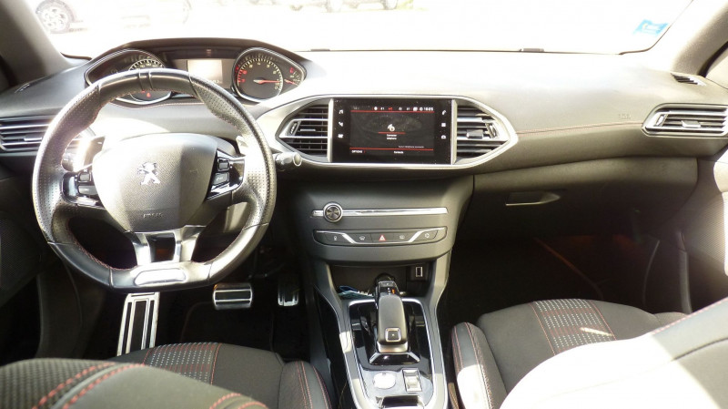 Photo 7 de l'offre de PEUGEOT 308 1.2 PURETECH 130CH E6.3 S&S GT LINE EAT8 à 17490€ chez Vent d'ouest automobiles