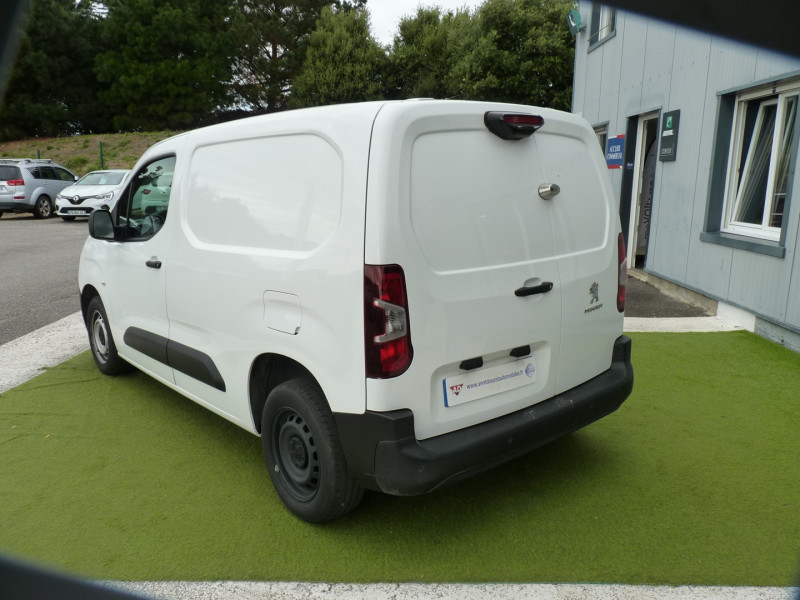 Photo 3 de l'offre de PEUGEOT PARTNER STANDARD 650KG BLUEHDI 100CH S&S BVM5 ASPHALT à 14990€ chez Vent d'ouest automobiles