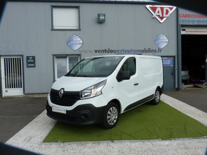 Photo 1 de l'offre de RENAULT TRAFIC III FG L1H1 1000 1.6 DCI 90CH STOP&START GRAND CONFORT à 14990€ chez Vent d'ouest automobiles