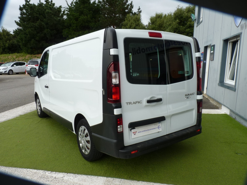 Photo 3 de l'offre de RENAULT TRAFIC III FG L1H1 1000 1.6 DCI 90CH STOP&START GRAND CONFORT à 14990€ chez Vent d'ouest automobiles