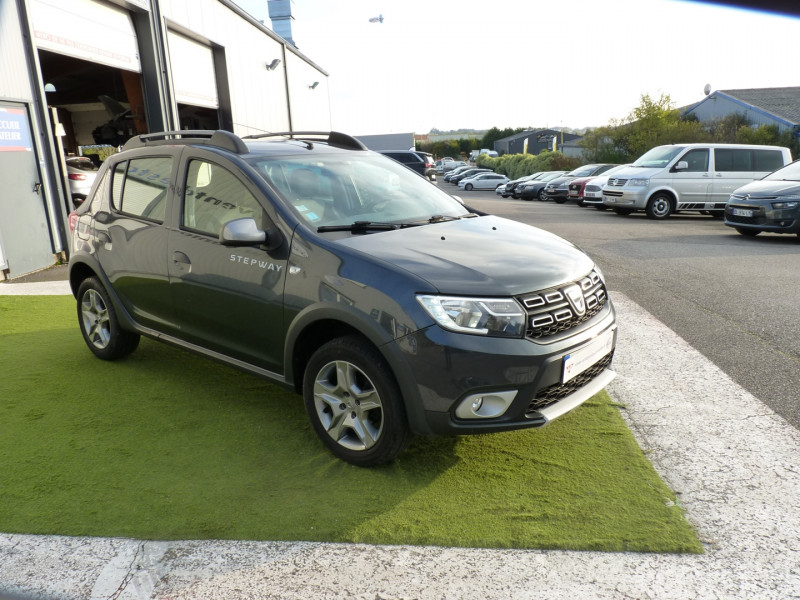 Photo 2 de l'offre de DACIA SANDERO 0.9 TCE 90CH STEPWAY -18 à 10490€ chez Vent d'ouest automobiles