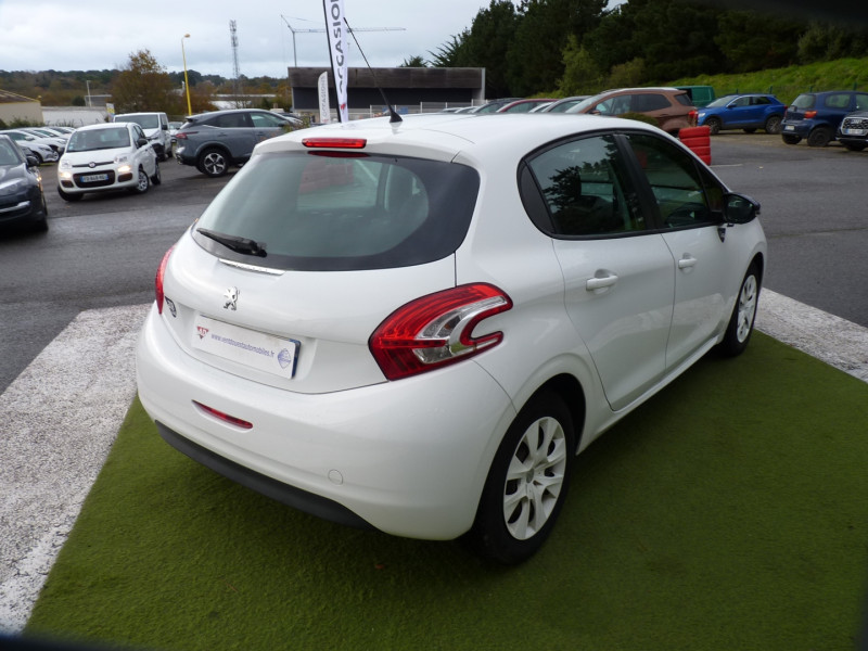 Photo 4 de l'offre de PEUGEOT 208 1.4 HDI FAP LIKE 5P à 8490€ chez Vent d'ouest automobiles