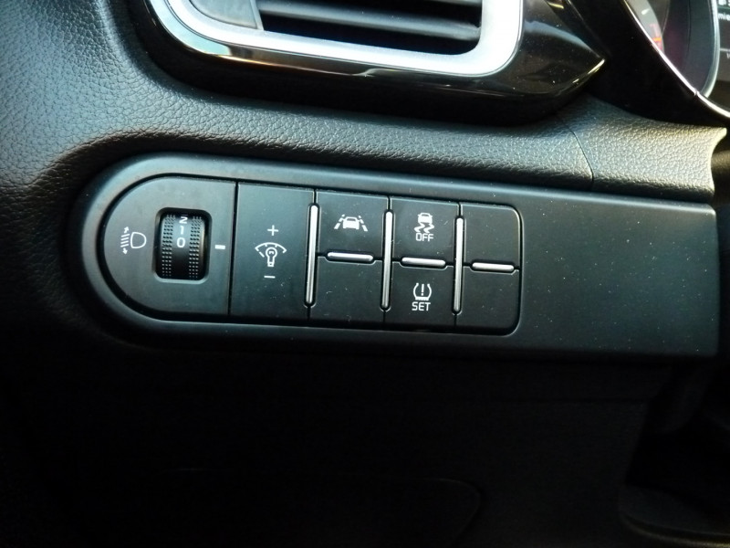 Photo 14 de l'offre de KIA XCEED 1.6 CRDI 136CH MHEV DESIGN DCT7 MY22 à 22990€ chez Vent d'ouest automobiles