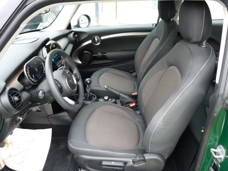 Photo 5 de l'offre de MINI MINI COOPER  136CH à 17990€ chez Vent d'ouest automobiles