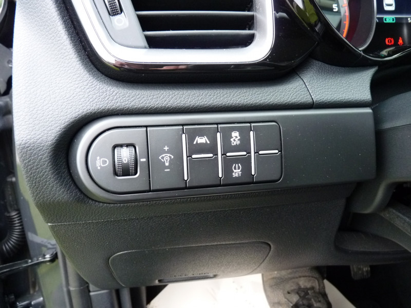 Photo 14 de l'offre de KIA CEED SW 1.6 CRDI 136CH MHEV ACTIVE BUSINESS DCT7 à 21990€ chez Vent d'ouest automobiles