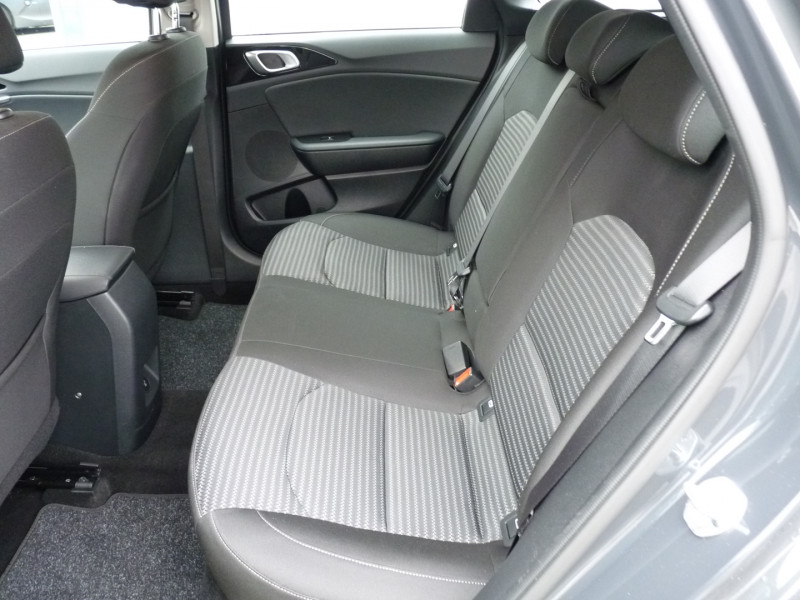 Photo 6 de l'offre de KIA CEED SW 1.6 CRDI 136CH MHEV ACTIVE BUSINESS DCT7 à 21990€ chez Vent d'ouest automobiles