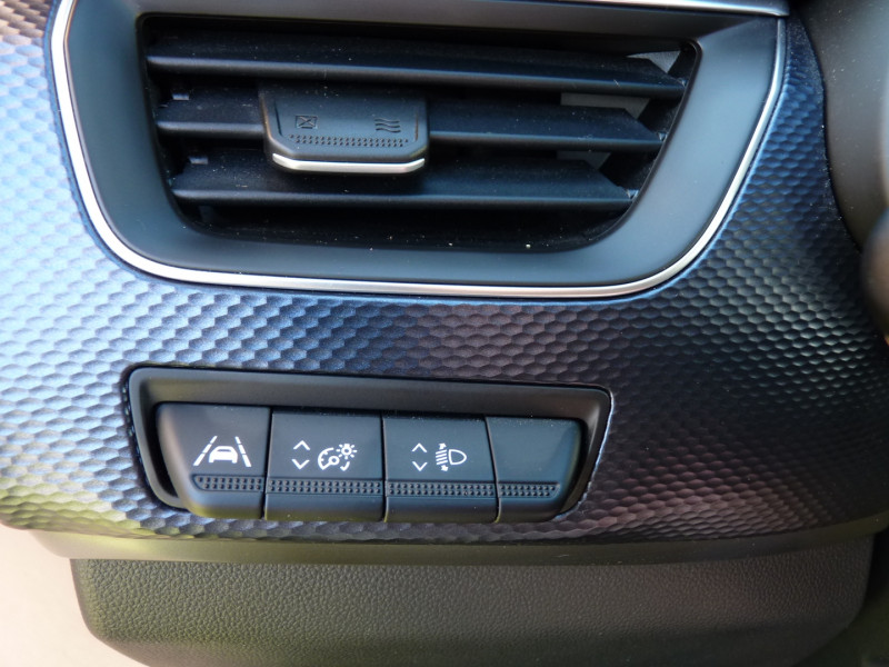 Photo 12 de l'offre de RENAULT ARKANA 1.6 E-TECH HYBRIDE 145CH EVOLUTION -22 à 21790€ chez Vent d'ouest automobiles