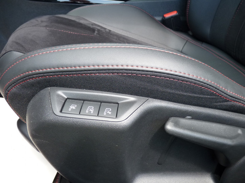 Photo 15 de l'offre de PEUGEOT 308 1.6 PURETECH 263CH S&S GTI à 25990€ chez Vent d'ouest automobiles