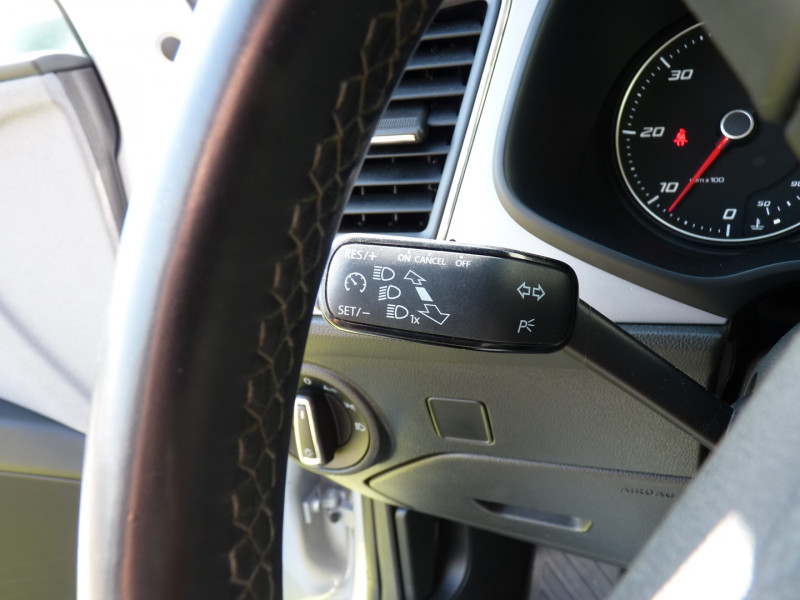 Photo 11 de l'offre de SEAT LEON 1.6 TDI 115CH STYLE BUSINESS EURO6D-T à 13490€ chez Vent d'ouest automobiles