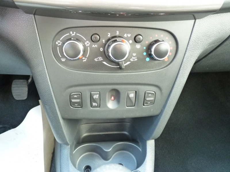 Photo 10 de l'offre de DACIA SANDERO 0.9 TCE 90CH STEPWAY PRESTIGE EURO6 à 8990€ chez Vent d'ouest automobiles