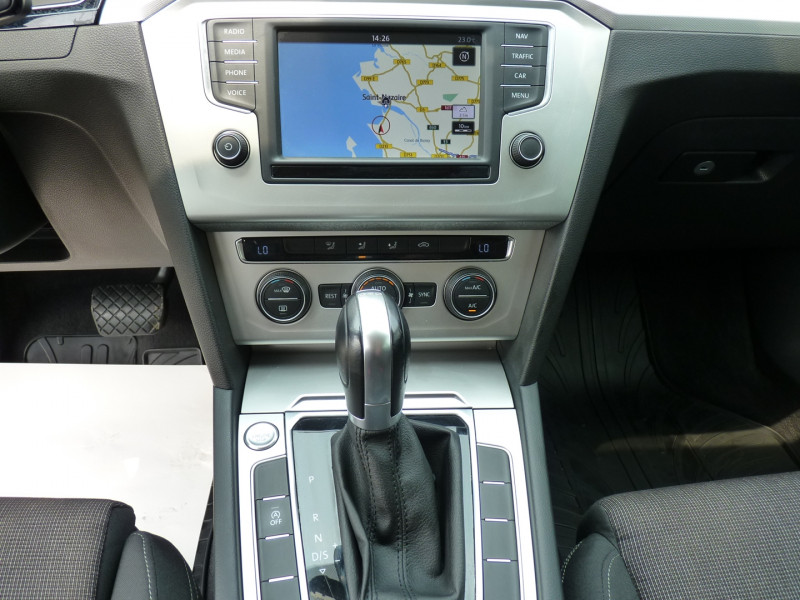 Photo 10 de l'offre de VOLKSWAGEN PASSAT SW 1.6 TDI 120CH BLUEMOTION TECHNOLOGY CONFORTLINE DSG7 à 13490€ chez Vent d'ouest automobiles