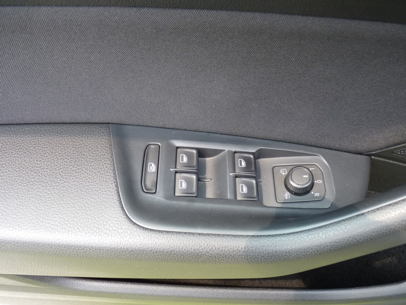 Photo 12 de l'offre de VOLKSWAGEN PASSAT SW 1.6 TDI 120CH BLUEMOTION TECHNOLOGY CONFORTLINE DSG7 à 13490€ chez Vent d'ouest automobiles