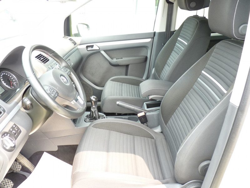 Photo 5 de l'offre de VOLKSWAGEN TOURAN 1.2 TSI 105CH MATCH à 12490€ chez Vent d'ouest automobiles