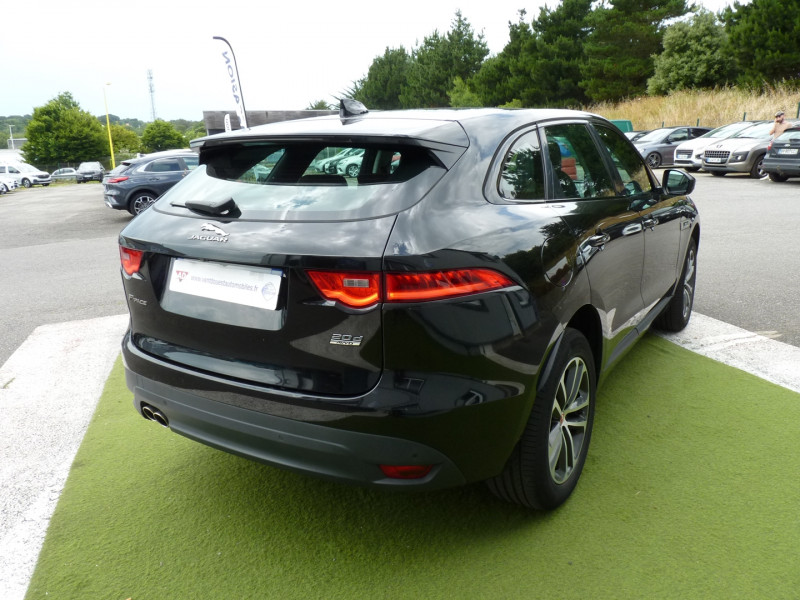 Photo 4 de l'offre de JAGUAR F-PACE 2.0D 180CH R-SPORT AWD BVA8 à 24990€ chez Vent d'ouest automobiles