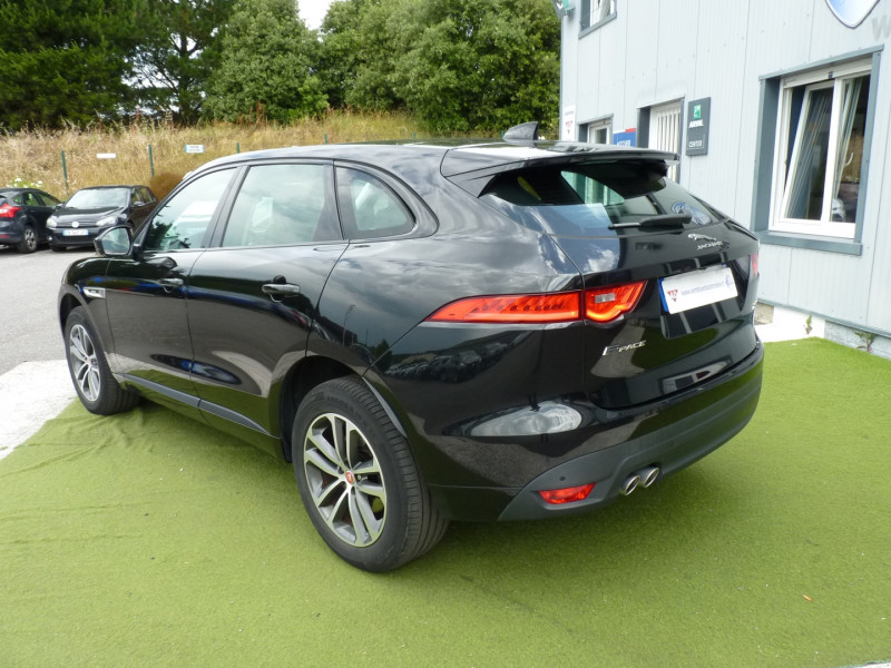 Photo 3 de l'offre de JAGUAR F-PACE 2.0D 180CH R-SPORT AWD BVA8 à 24990€ chez Vent d'ouest automobiles