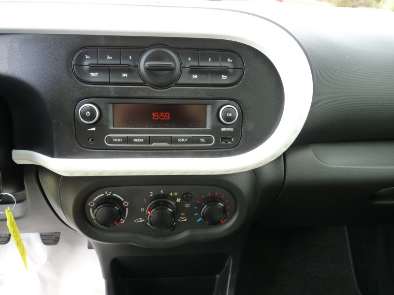 Photo 10 de l'offre de RENAULT TWINGO III 1.0 SCE 65CH LIFE - 20 à 9490€ chez Vent d'ouest automobiles