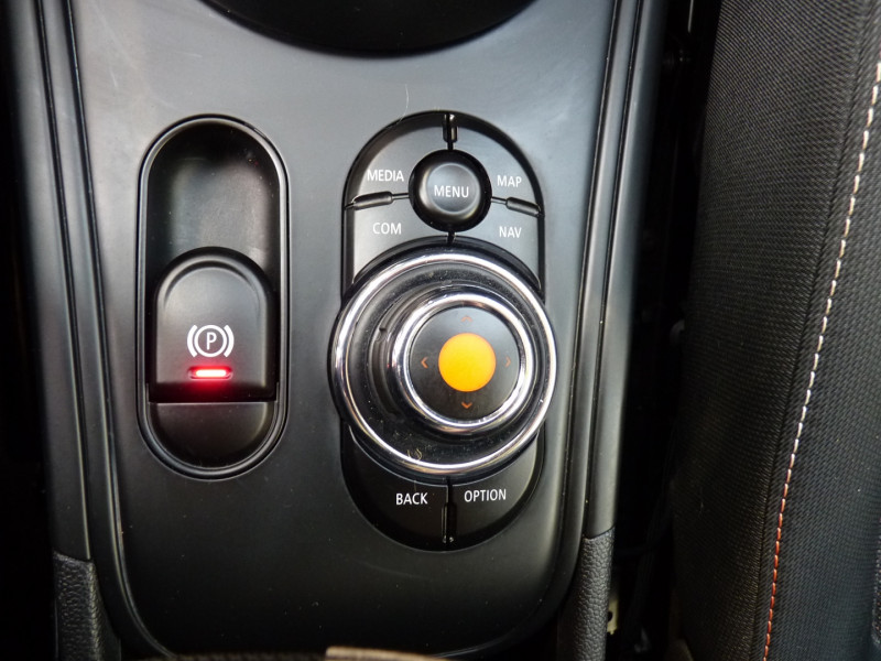 Photo 12 de l'offre de MINI COUNTRYMAN COOPER D 150CH BUSINESS DESIGN BVA à 19990€ chez Vent d'ouest automobiles