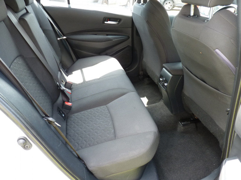 Photo 6 de l'offre de TOYOTA COROLLA TOURING SPT 122H DYNAMIC BUSINESS à 17990€ chez Vent d'ouest automobiles